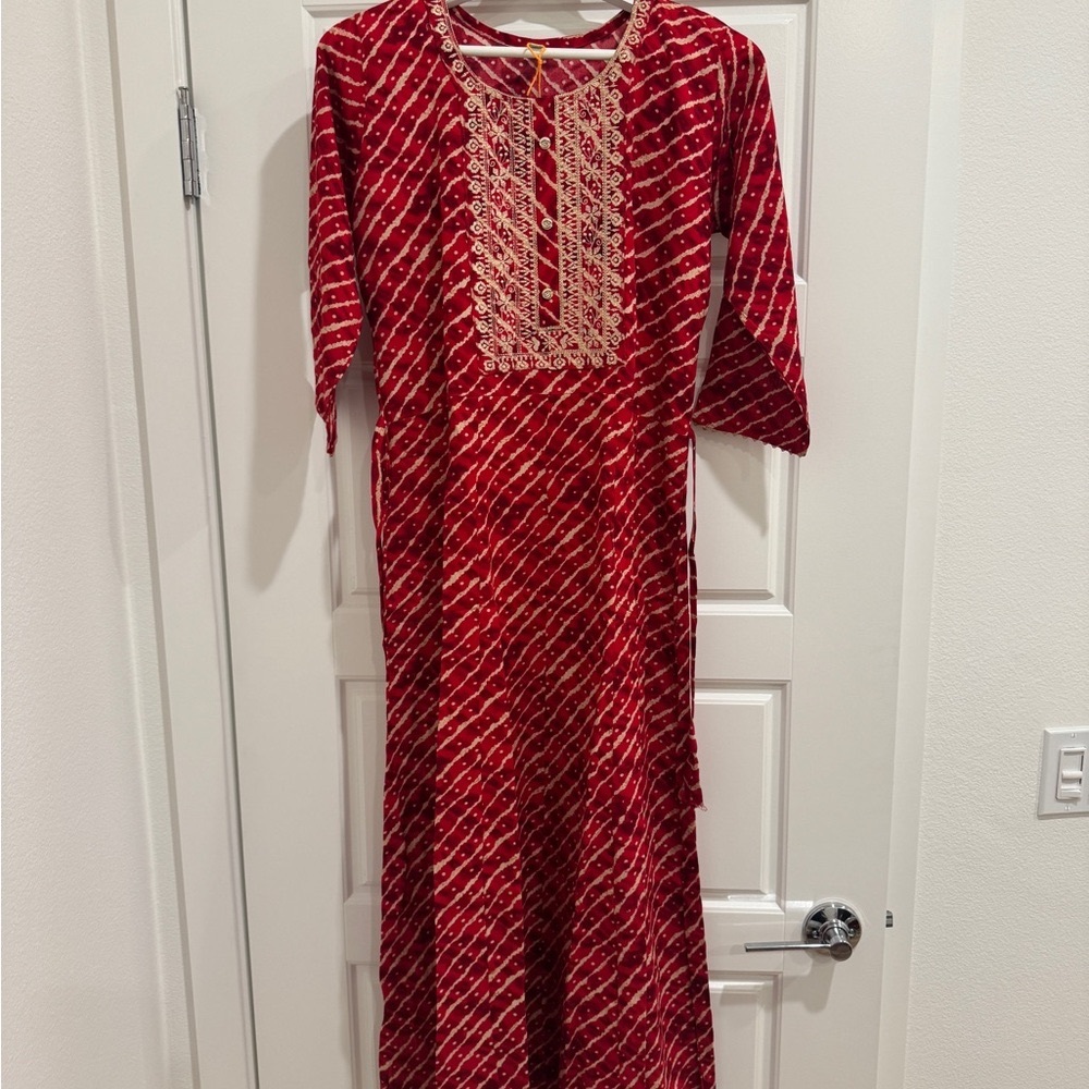 Red and white Leheriya Kurta
